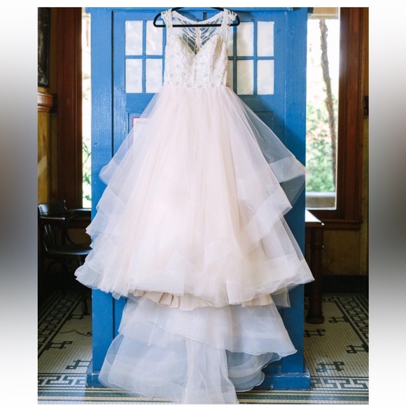 Stella York Dresses & Skirts - Stella York princess wedding gown